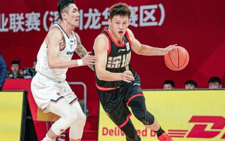 九游正版入口-深圳分享今日赛场精彩图集：主场战胜上海，终结对手九连胜