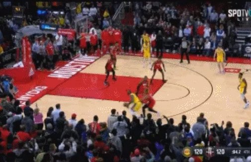 九游登录入口-詹姆斯放弃绝杀赛后引争议 沃格尔：相信他的决策